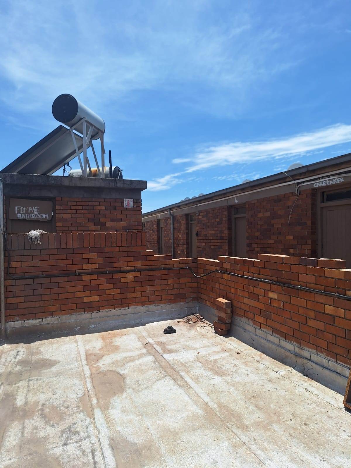Studio Apartment in Yeoville photo number 11