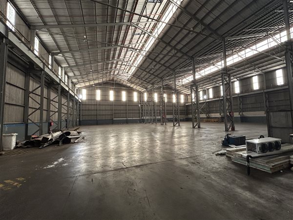 2 302  m² Industrial space