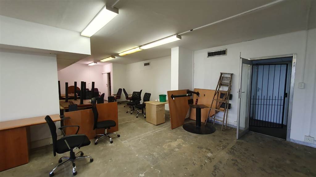 110  m² Commercial space in Lynnwood photo number 5