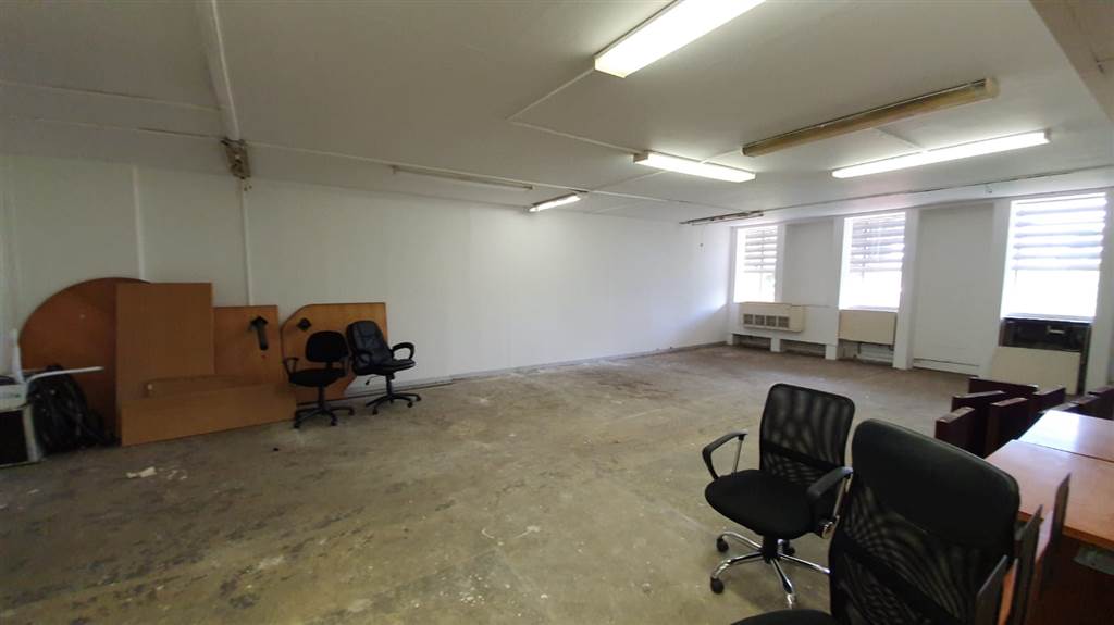 110  m² Commercial space in Lynnwood photo number 6