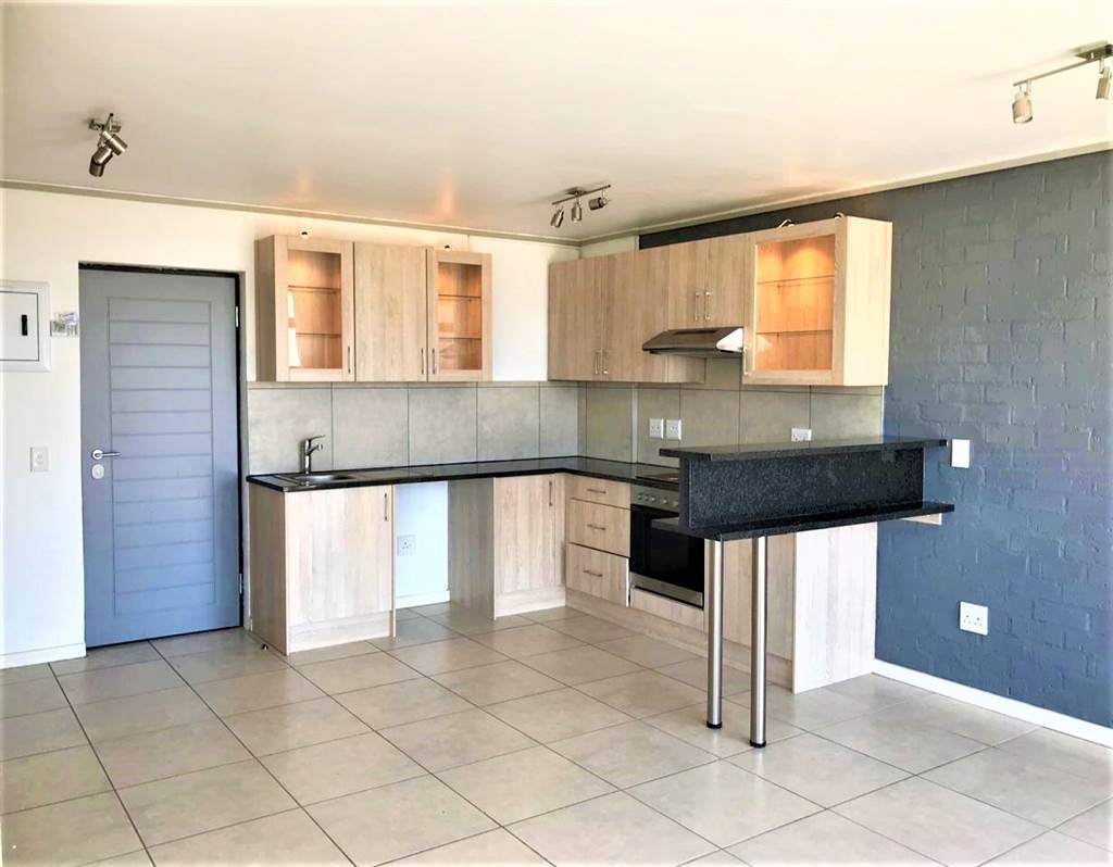 1 Bed Apartment in Milnerton Central photo number 1