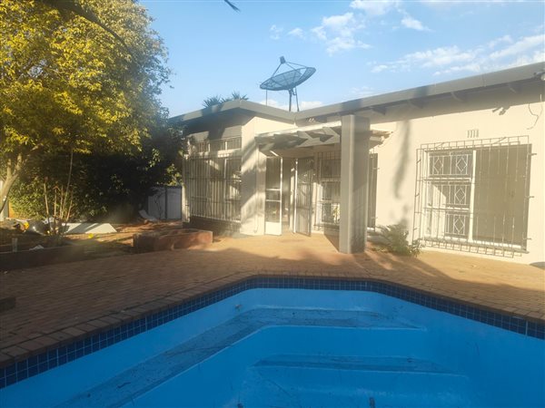 4 Bedroom House 4 Bedroom House