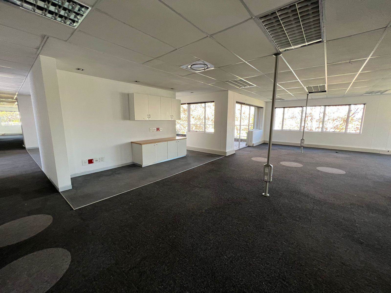 837  m² Commercial space in Rivonia photo number 13