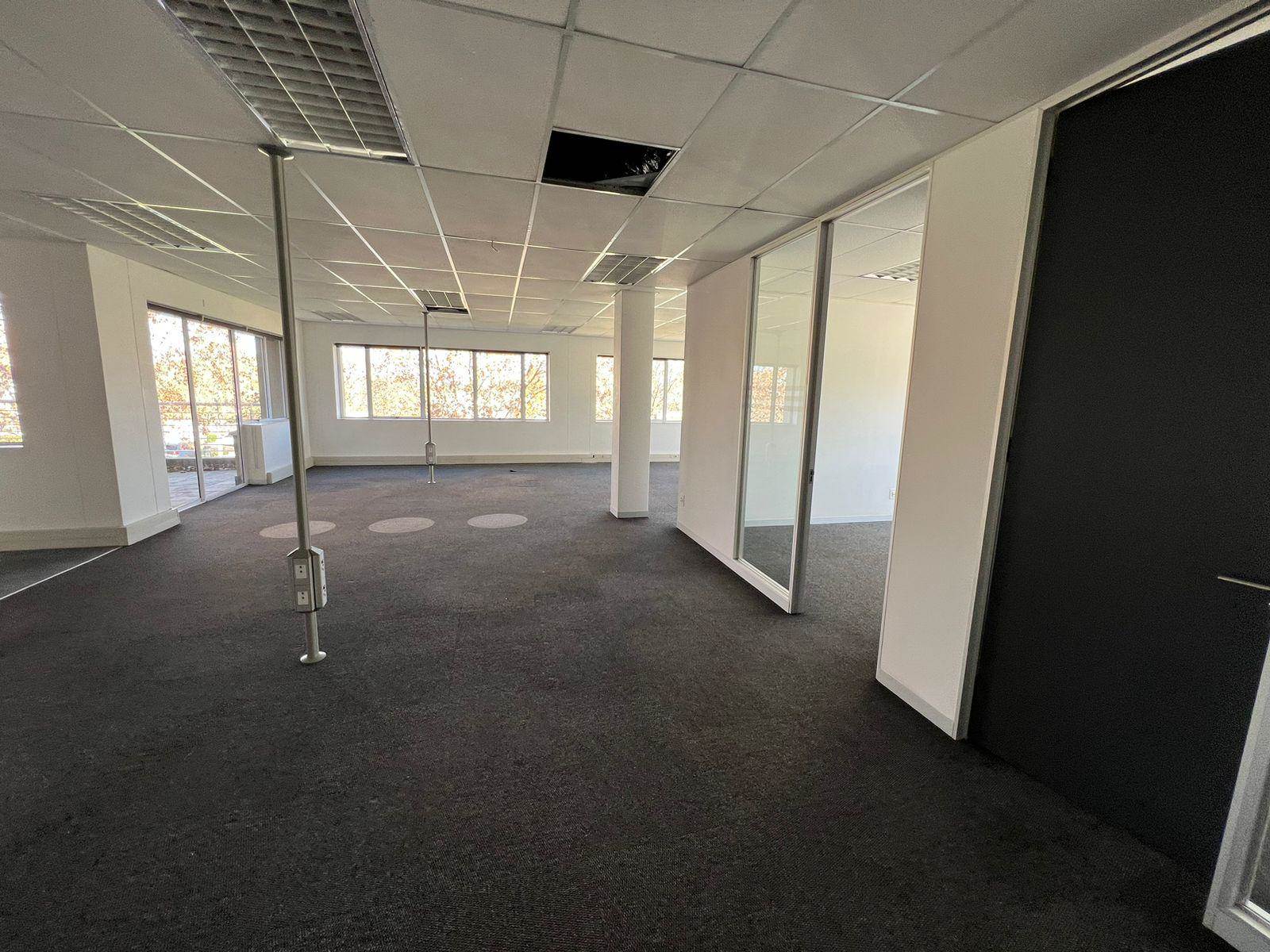 837  m² Commercial space in Rivonia photo number 12