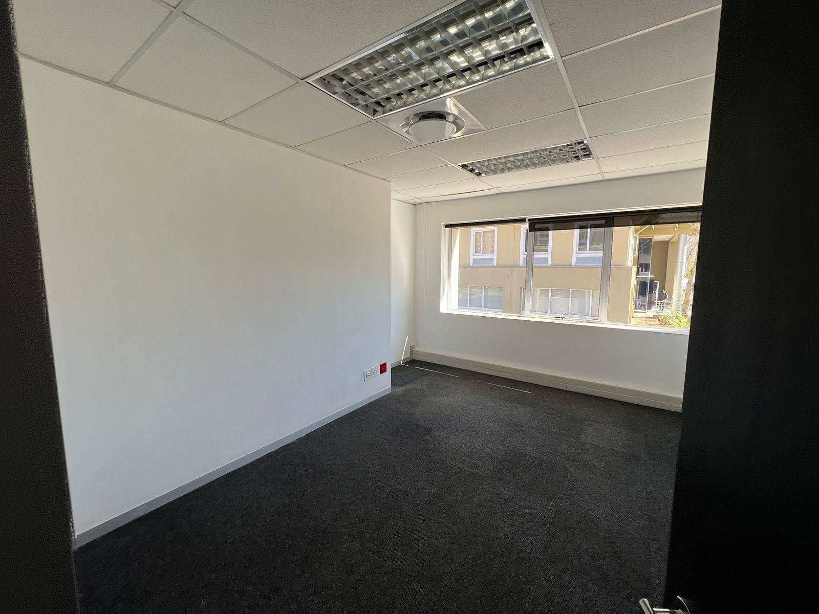 837  m² Commercial space in Rivonia photo number 15