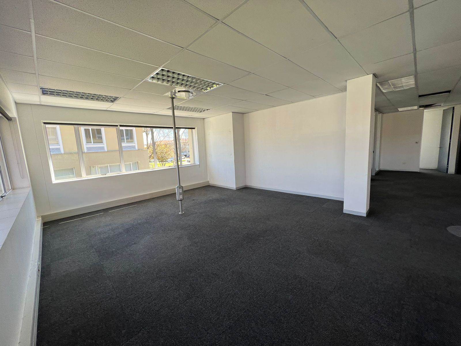 837  m² Commercial space in Rivonia photo number 19
