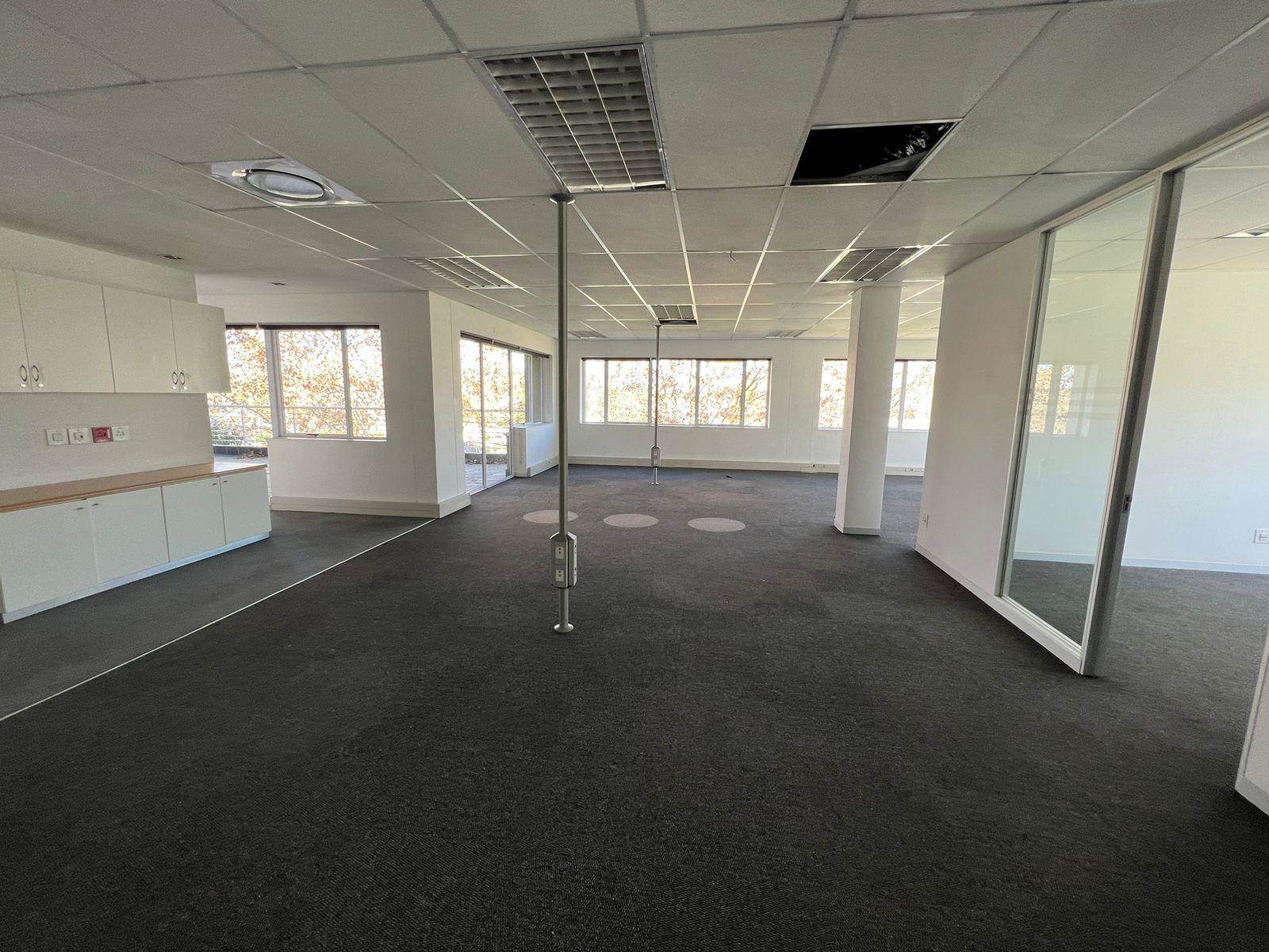 837  m² Commercial space in Rivonia photo number 11