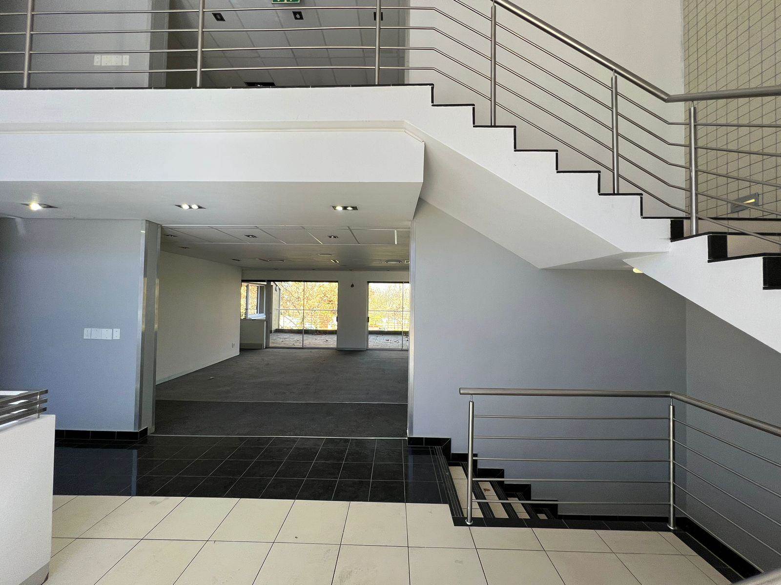 837  m² Commercial space in Rivonia photo number 3