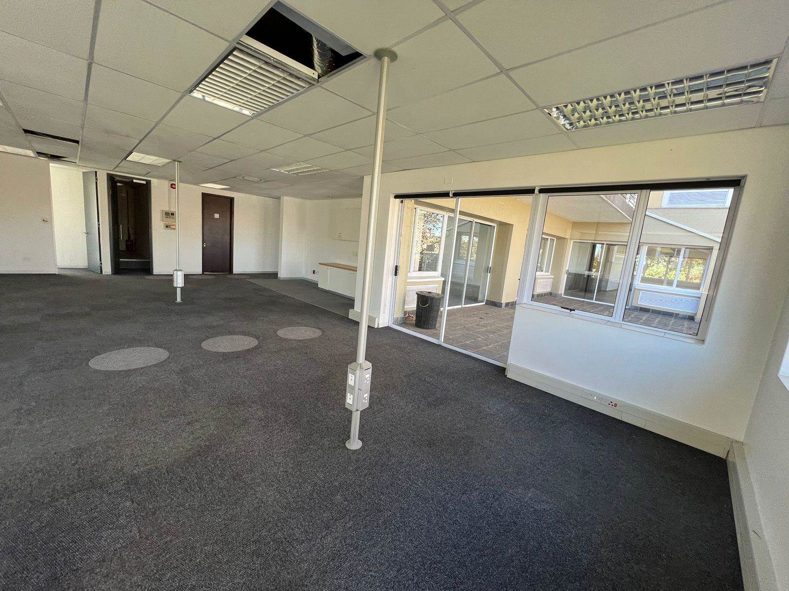 837  m² Commercial space in Rivonia photo number 17
