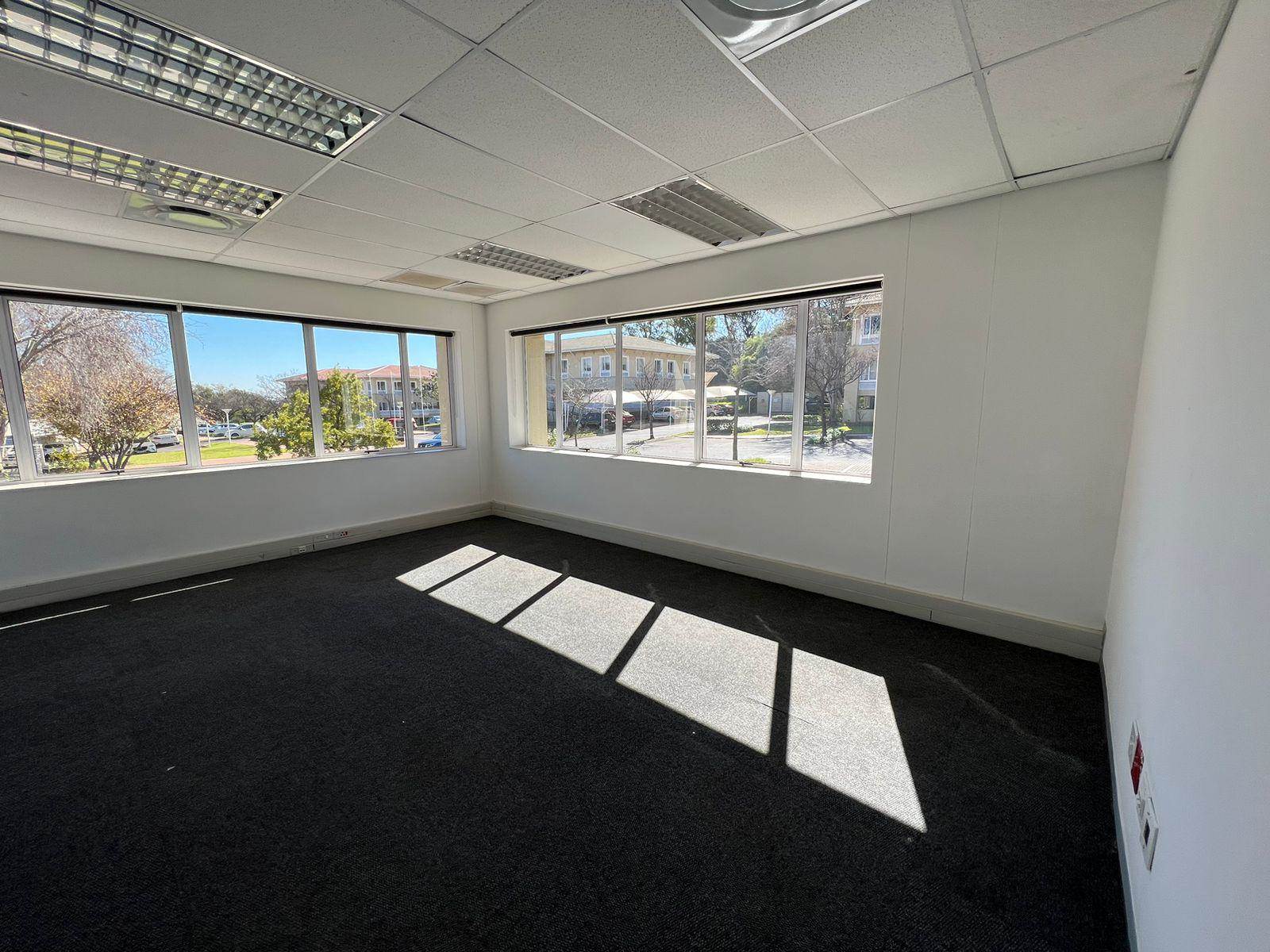 837  m² Commercial space in Rivonia photo number 9