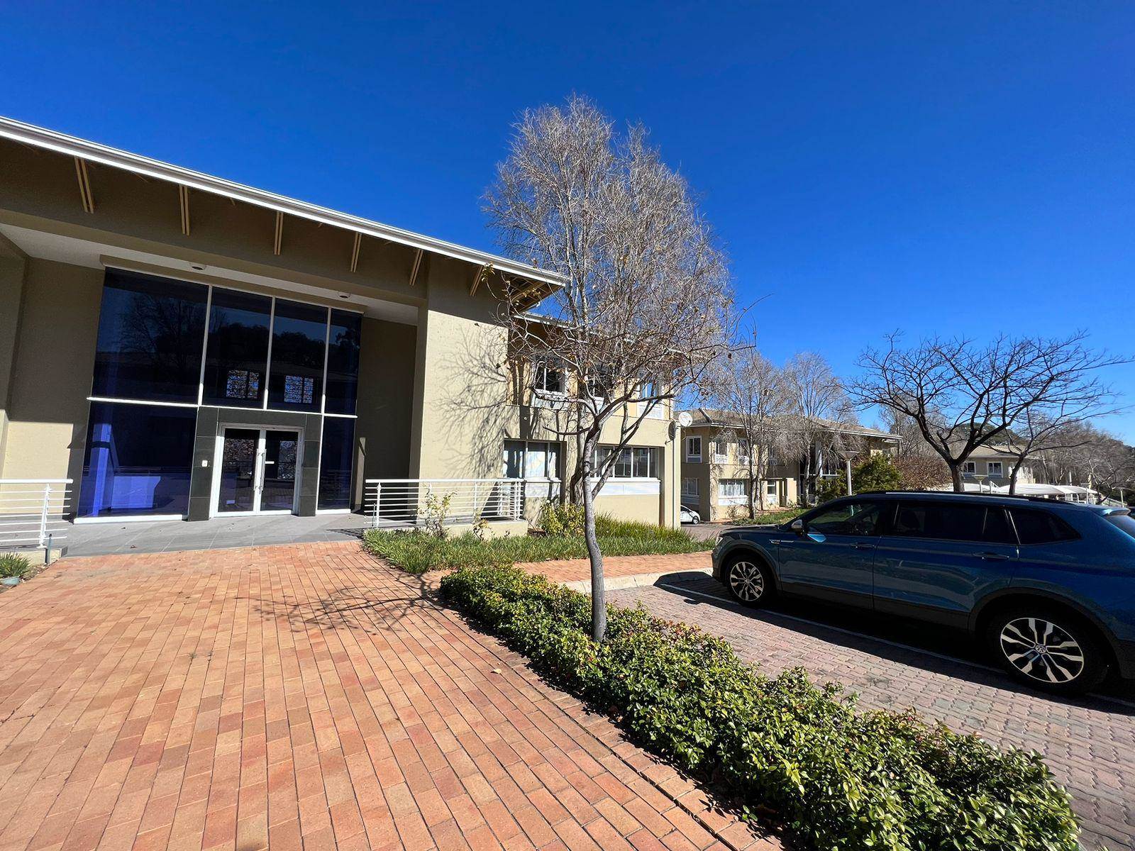 837  m² Commercial space in Rivonia photo number 2