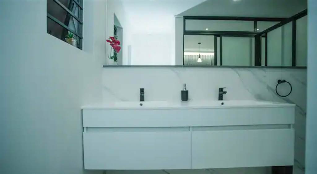 3 Bed Apartment in Waterfall Estate photo number 13