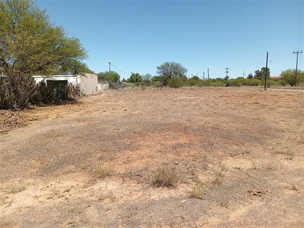 1 170 m² Land