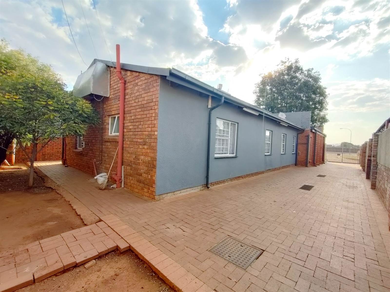 4 Bed House in Lenasia photo number 26