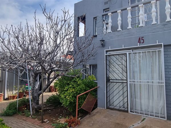 2 Bedroom House