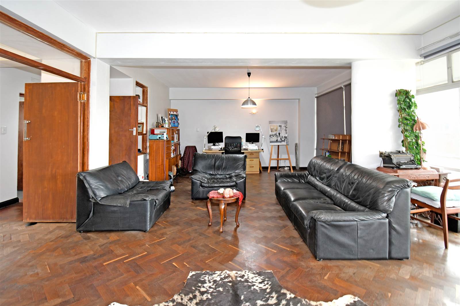 2 Bed Apartment in Illovo photo number 16