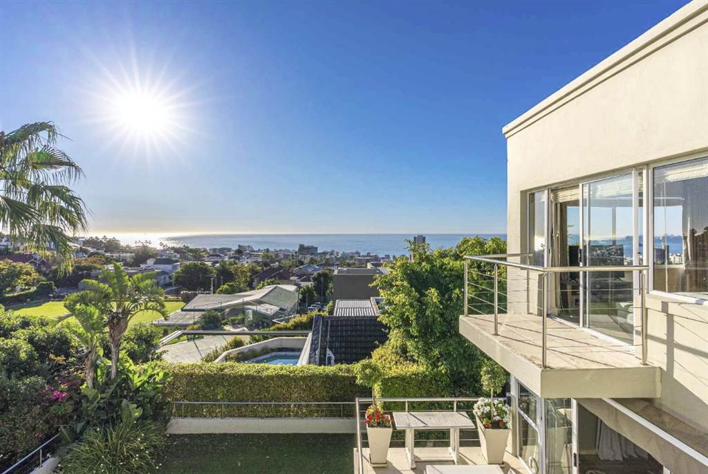 4 Bed House in Fresnaye photo number 22