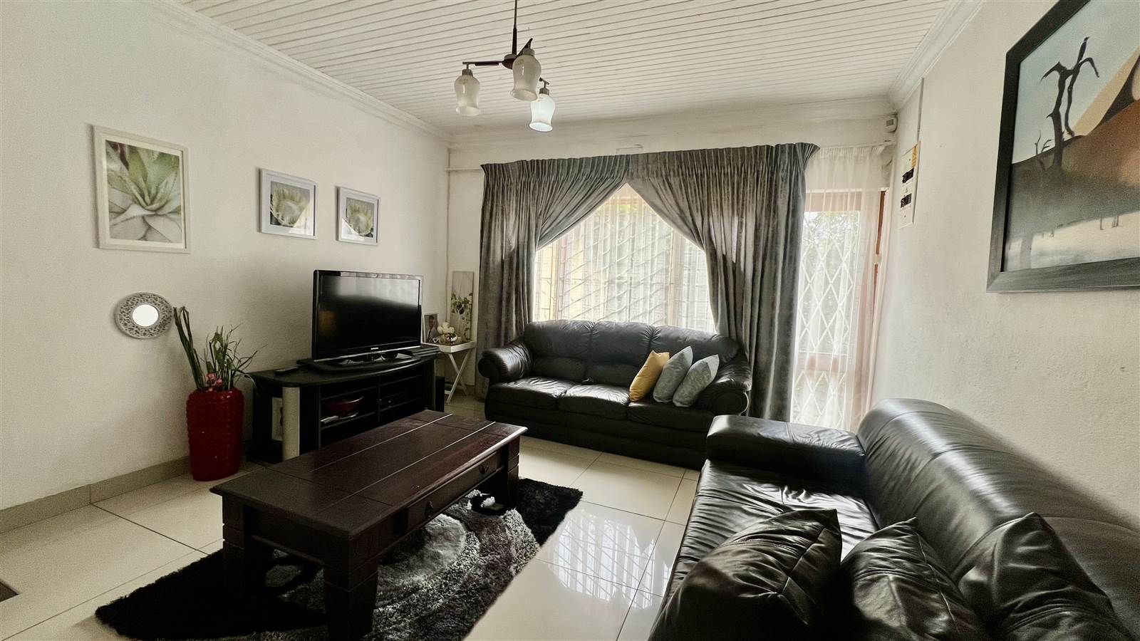 5 Bed House in Sonheuwel photo number 6