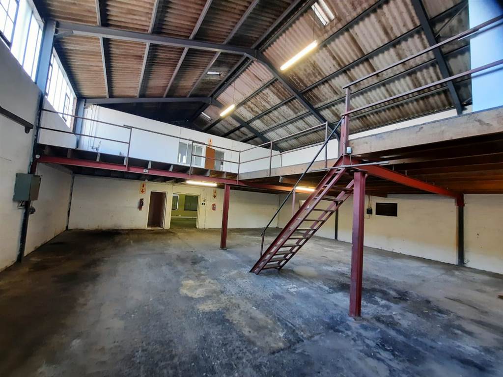 330  m² Industrial space in Beaconvale photo number 2