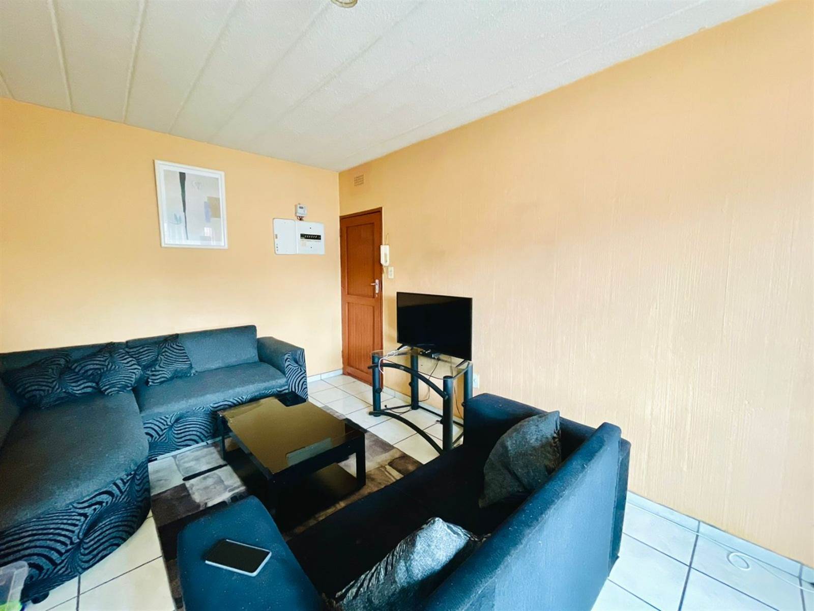 1 Bed Apartment in Turffontein photo number 10