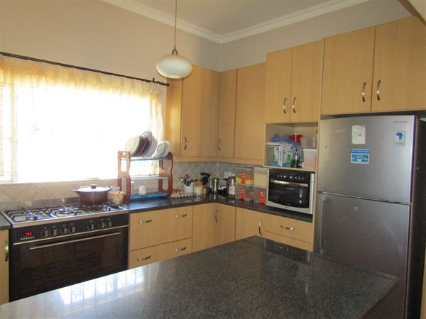 4 Bedroom House 4 Bedroom House