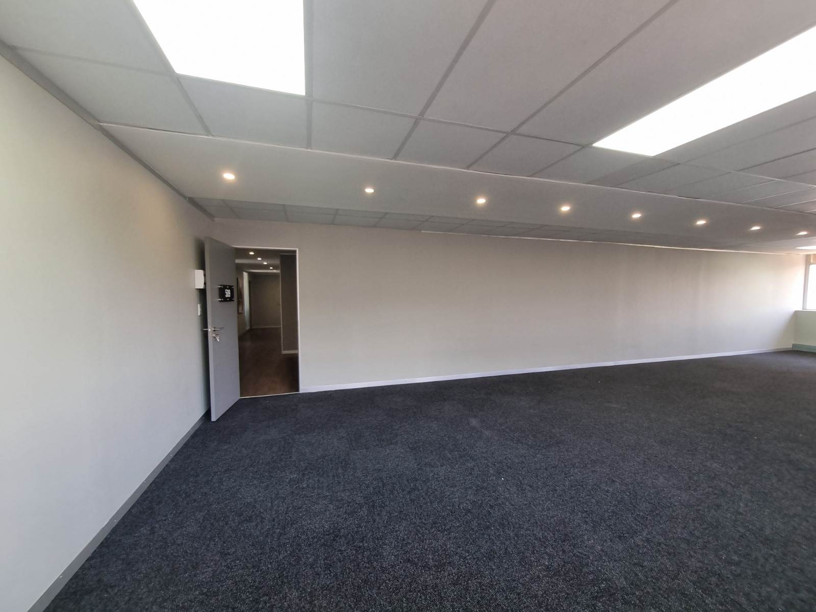 113  m² Commercial space in Hatfield photo number 11