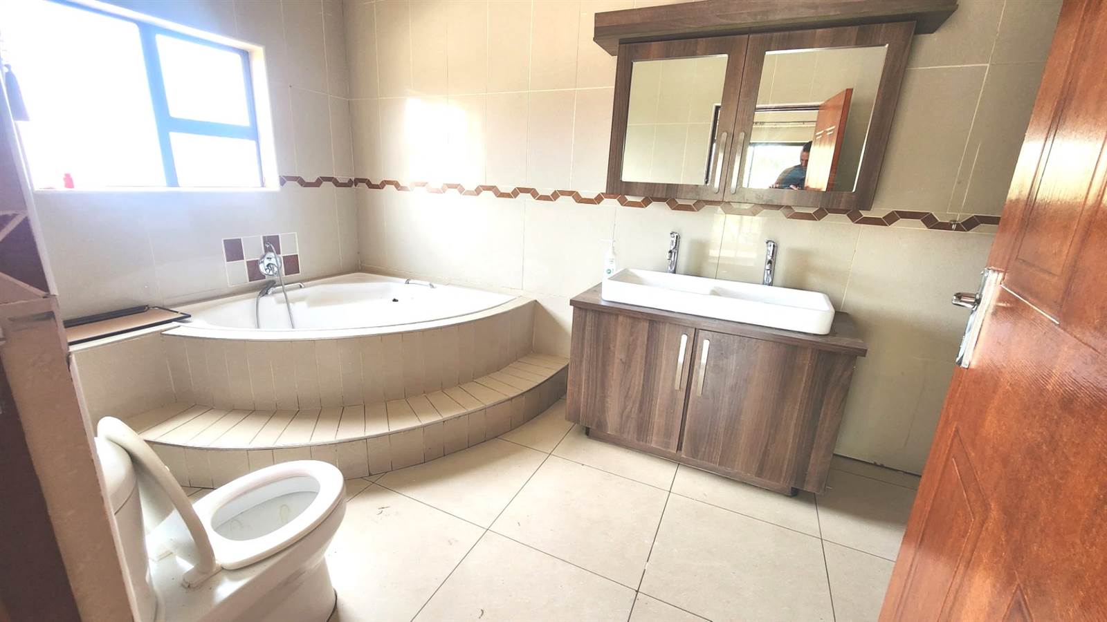 5 Bed House in Zambezi Country Estate photo number 24