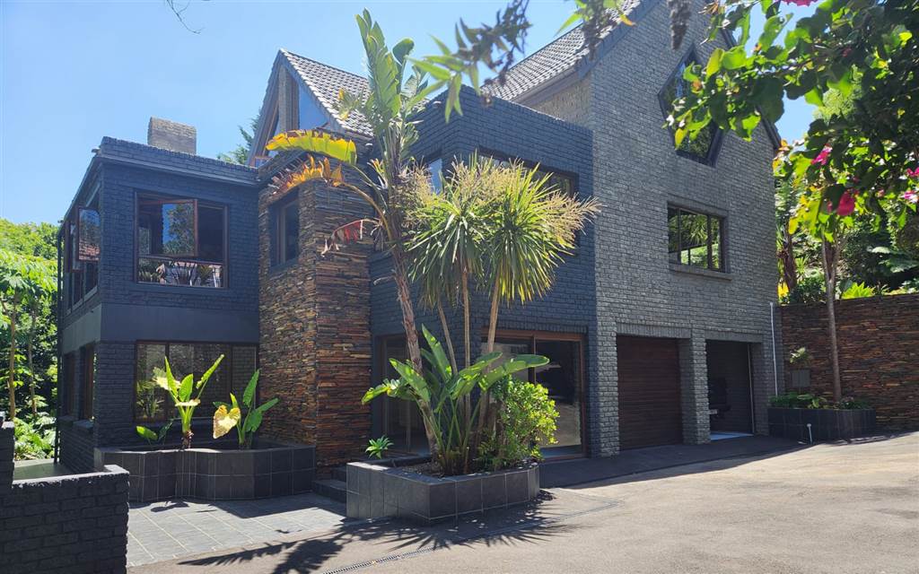 5 Bedroom House 5 Bedroom House