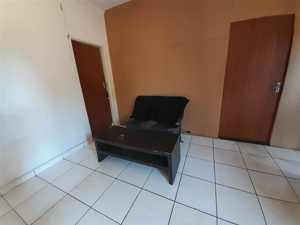 2 Bed House in Lydenburg photo number 6