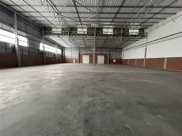 2 210  m² Industrial space