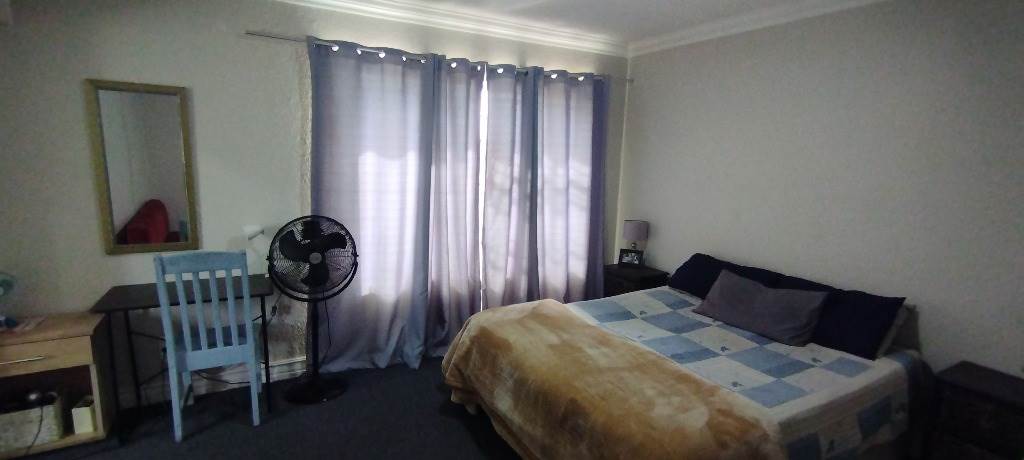 2 Bed Townhouse in Vaalpark photo number 7