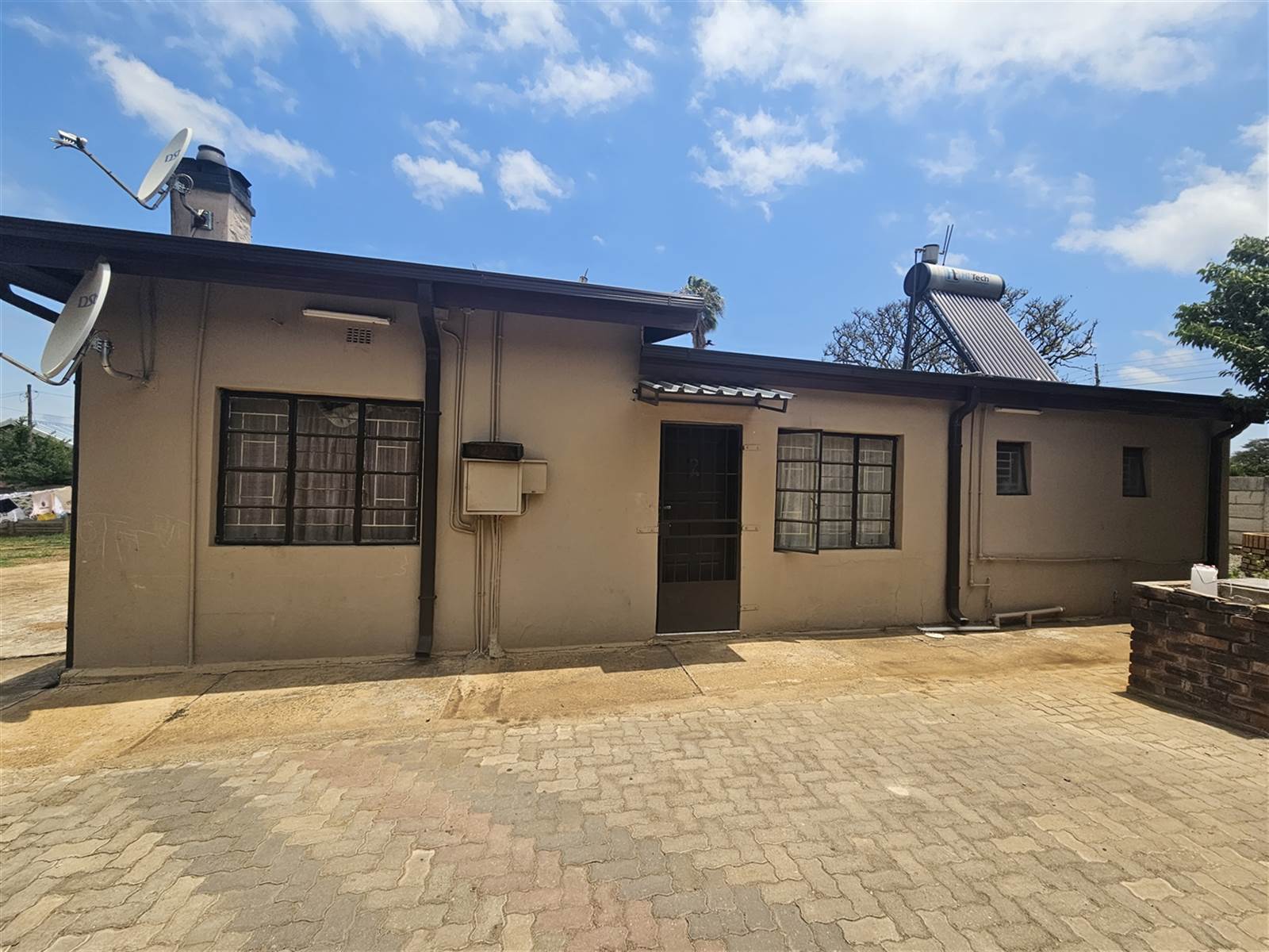 8 Bed Flat in Louis Trichardt photo number 17