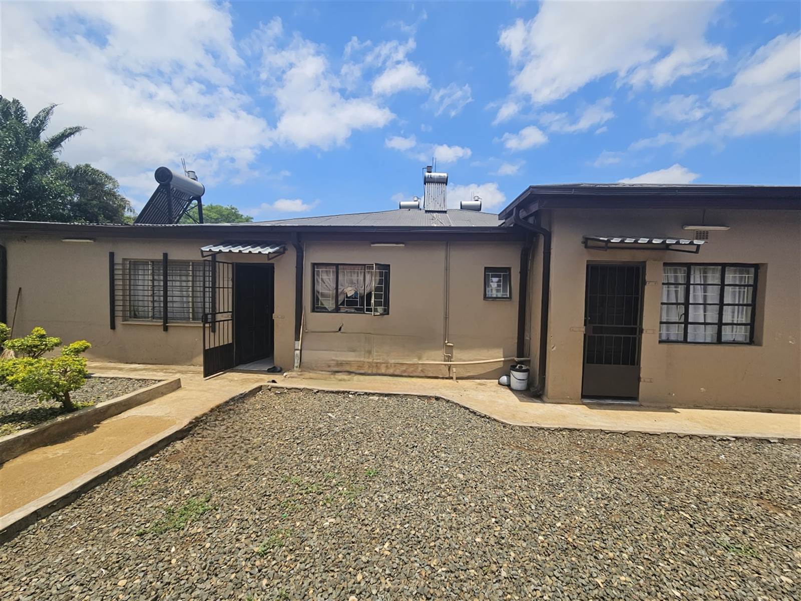 8 Bed Flat in Louis Trichardt photo number 1