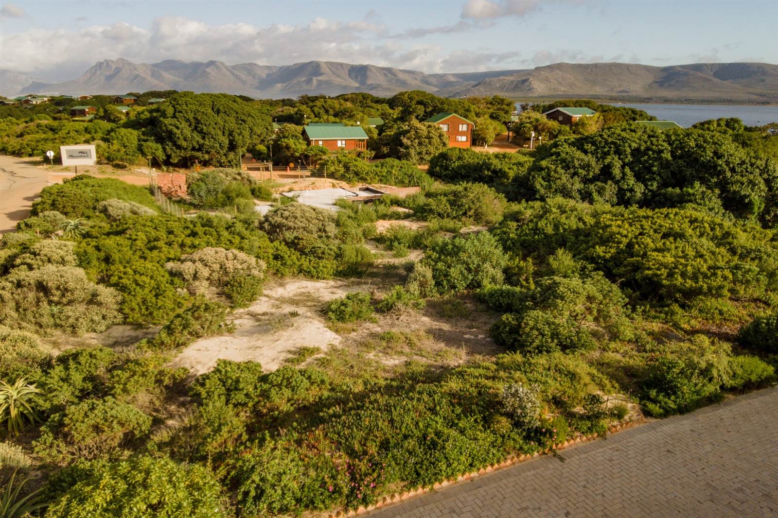 1139 m² Land available in Flamingo Bay photo number 6