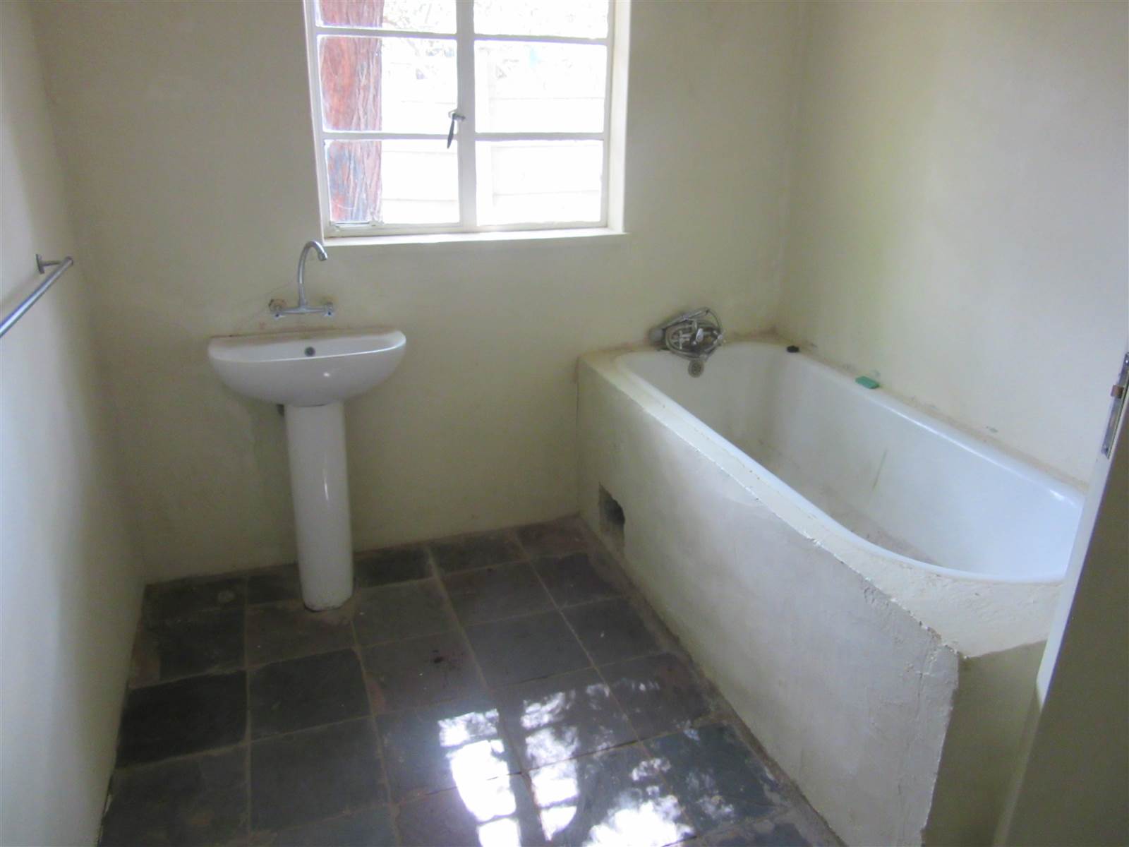 5 Bed House in Vryburg photo number 10