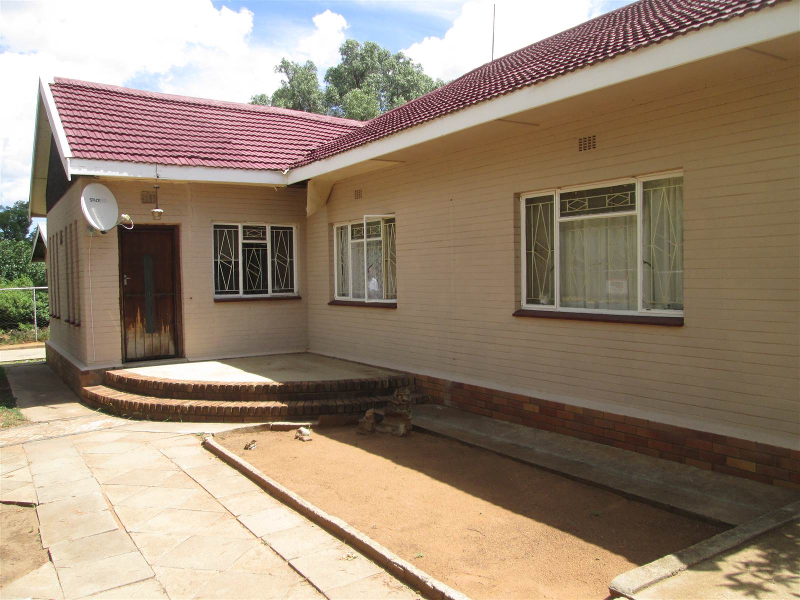 5 Bed House in Vryburg photo number 1