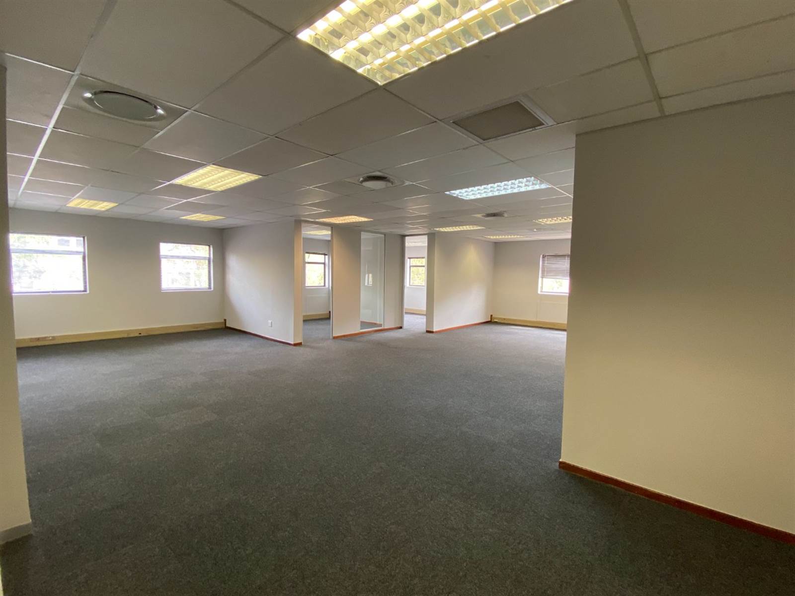 142  m² Office Space in Faerie Glen photo number 6
