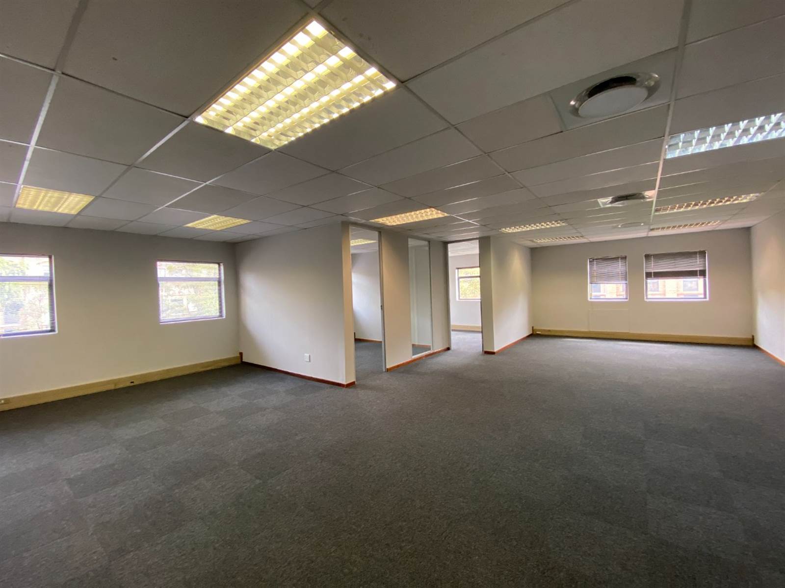 142  m² Office Space in Faerie Glen photo number 5