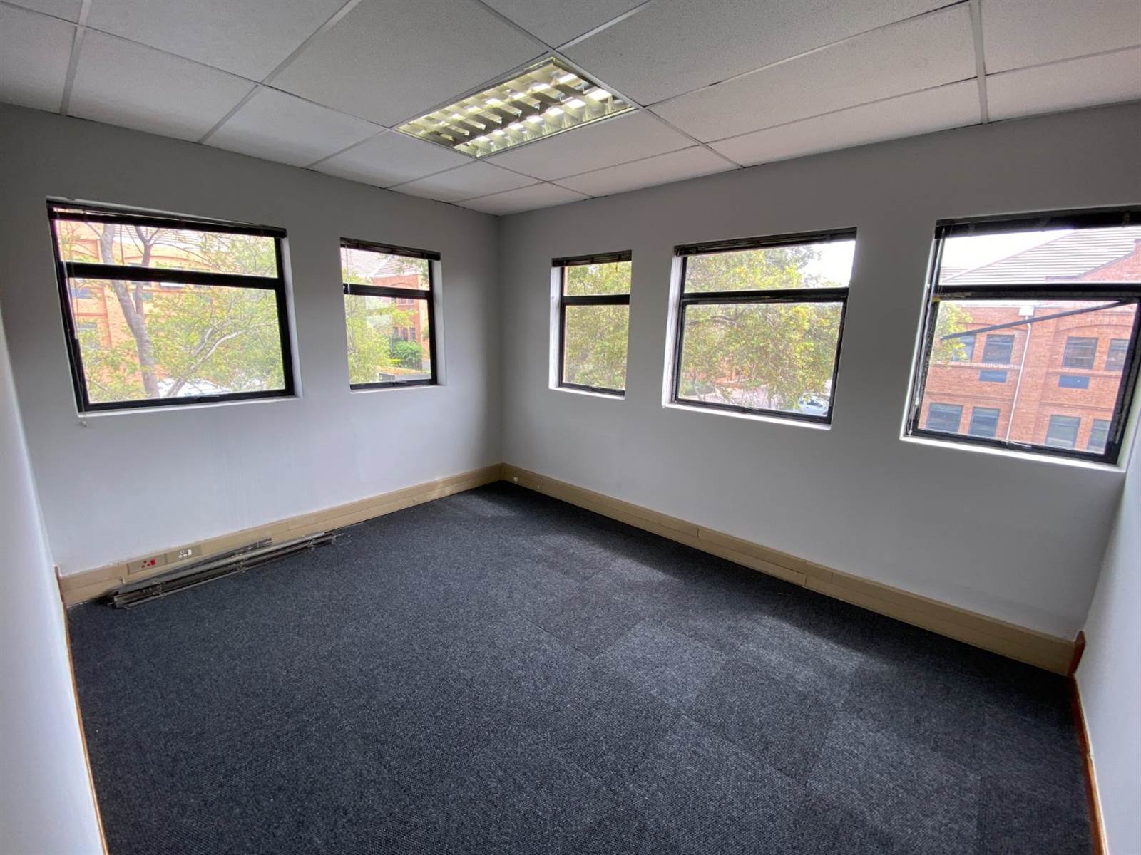 142  m² Office Space in Faerie Glen photo number 8