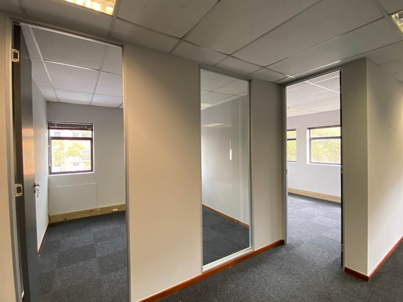 142  m² Office Space in Faerie Glen photo number 9