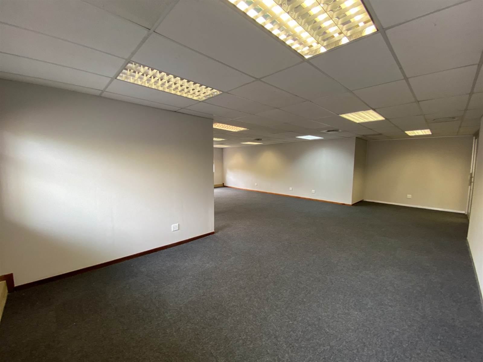 142  m² Office Space in Faerie Glen photo number 11