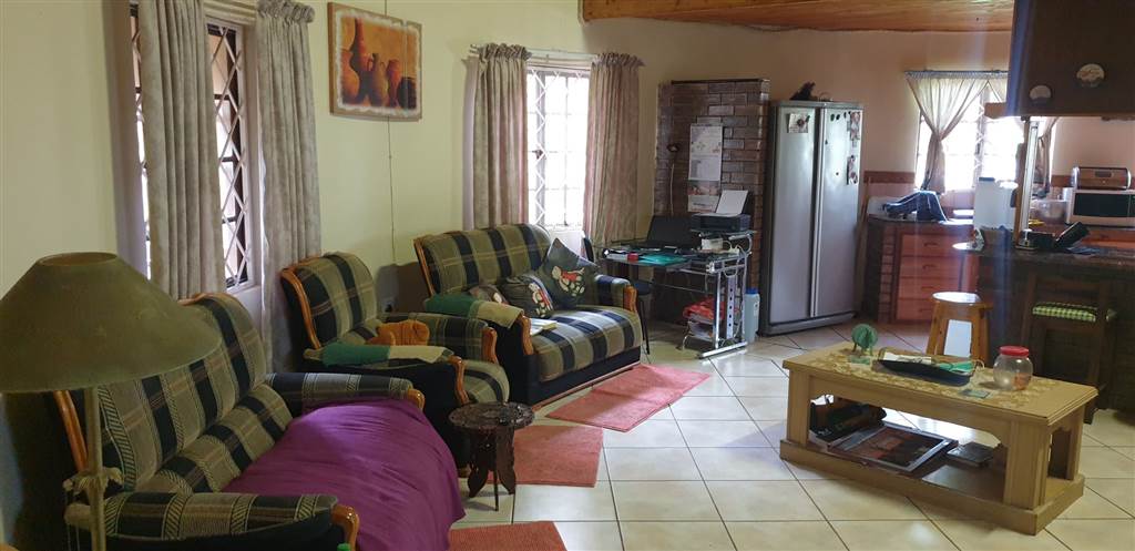 3 Bed Apartment in Umtentweni photo number 6