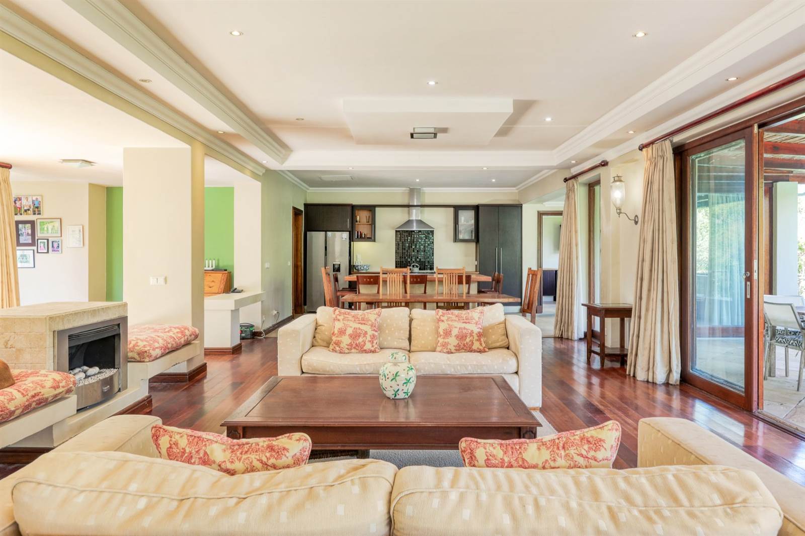 4 Bed House in Constantia photo number 5