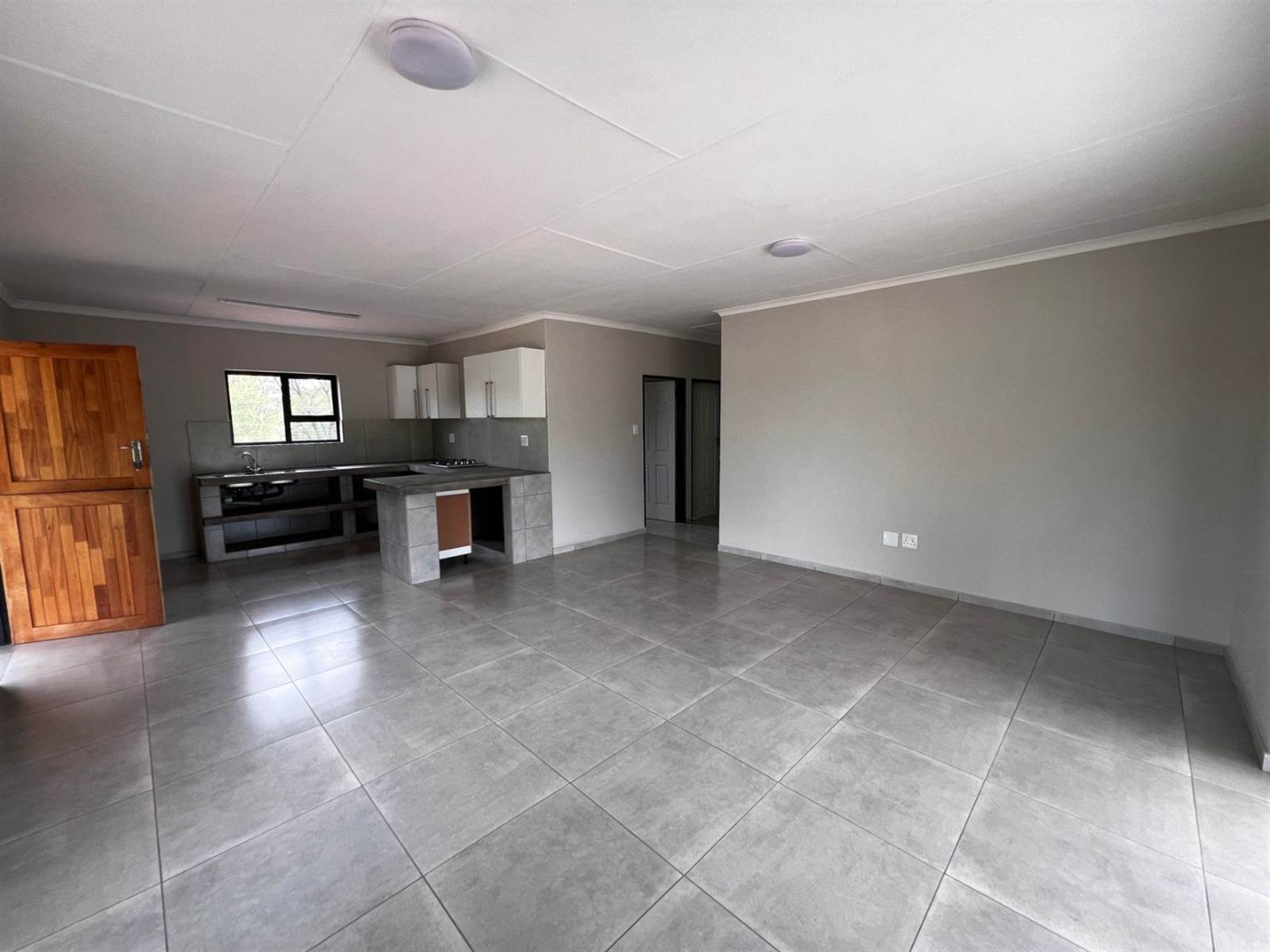 2 Bed Apartment in Thabazimbi photo number 6