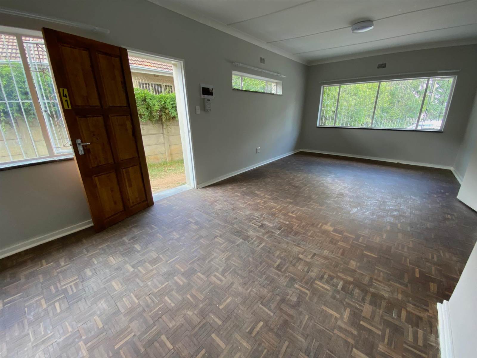 Bachelor apartment in Blairgowrie photo number 1