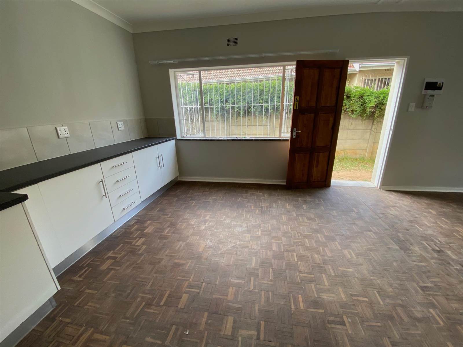 Bachelor apartment in Blairgowrie photo number 4