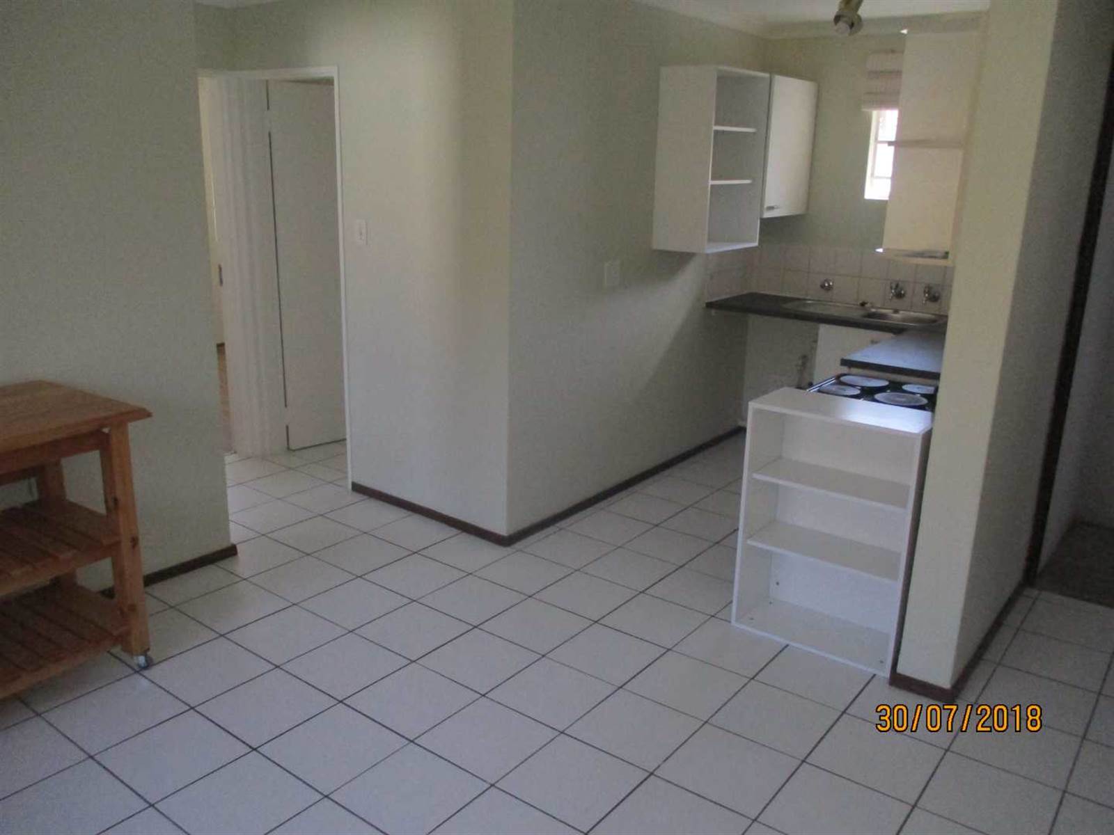 2 Bed Apartment in Groenkloof photo number 6