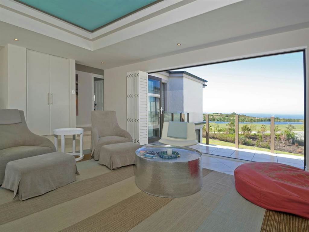 5 Bed House in Pezula Golf Estate photo number 2