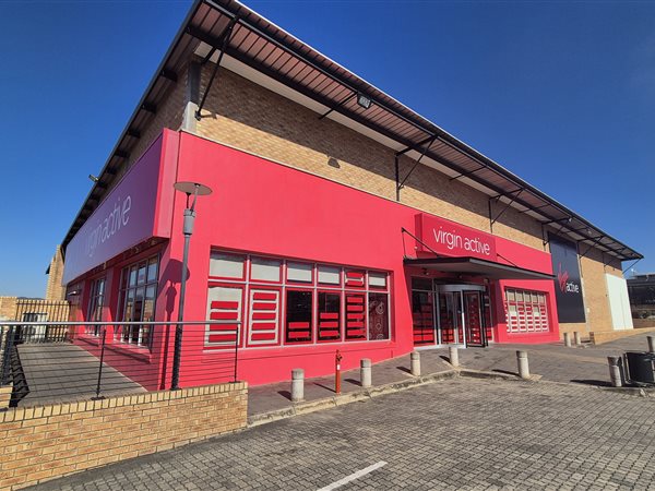 1 526 m² Retail Space 1 526 m² Retail Space