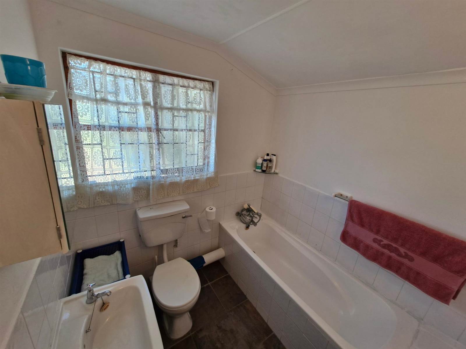 3 Bed House in Middedorp photo number 11